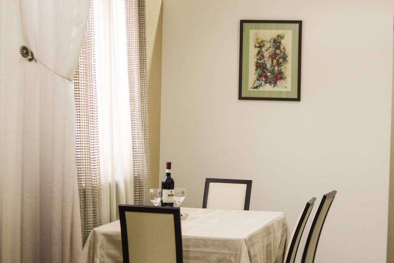 Lasha Apartment Tbilisi Buitenkant foto